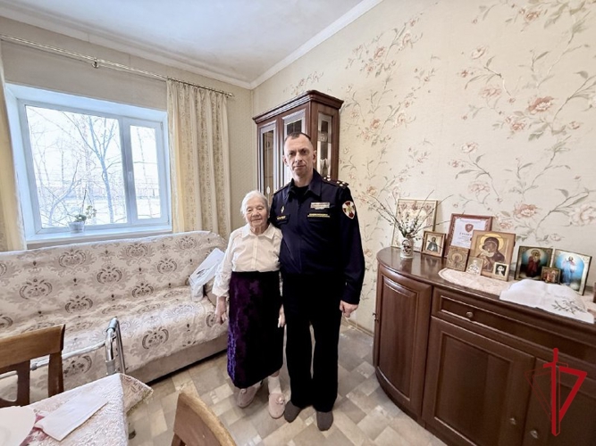 Акция «С Новым годом, ветеран!» прошла в Росгвардии по ЕАО