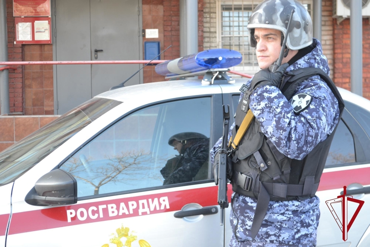 Росгвардейцы задержали двух разыскиваемых мужчин в Биробиджане