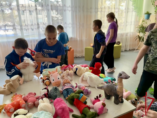 Росгвардейцы представили профессию защитника в ходе акции «10 добрых дел» в интернате поселка Бира