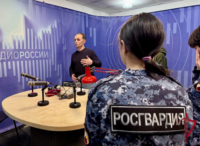 Биробиджанская студия "Радио России" встретила юных слушателей