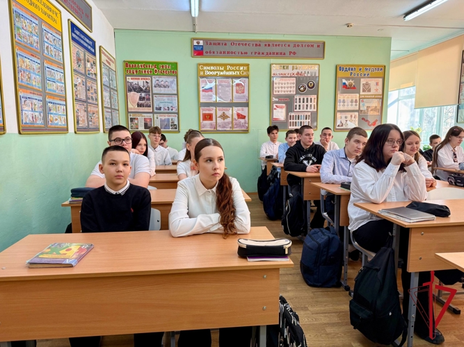 Росгвардейцы провели встречу с биробиджанскими школьниками, посвящённую войнам-интернационалистам