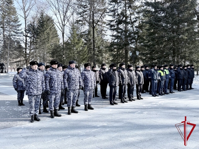 Гарнизонный развод нарядов Росгвардии и полиции прошел в Биробиджане