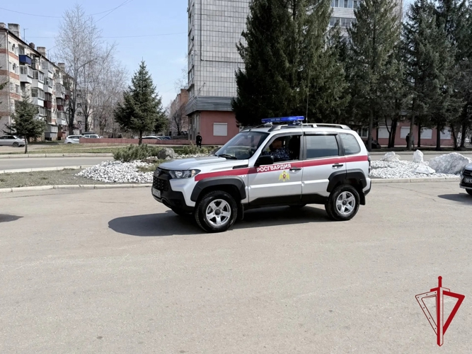 Торжественный развод нарядов Росгвардии и полиции состоялся в Биробиджане