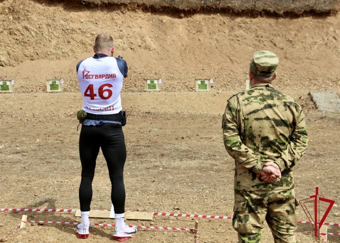 Росгвардейцы из  ЕАО завоевали серебро  на чемпионате округа по служебному биатлону