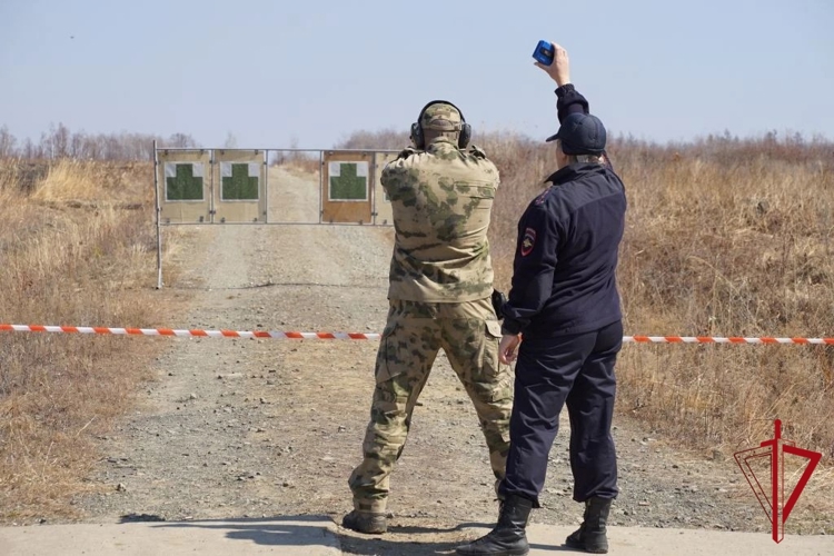 Управление Росгвардии по Еврейской автономной области заняло третье место на чемпионате округа по стрельбе из боевого оружия