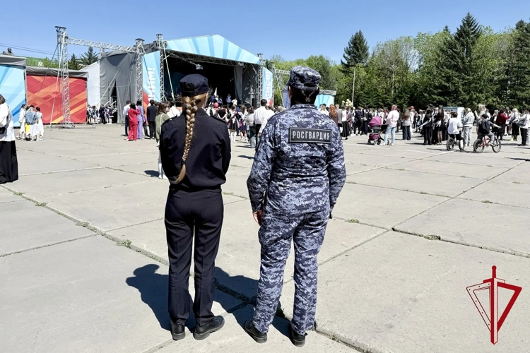 На торжественных линейках в ЕАО обеспечена безопасность силами Росгвардии и полиции