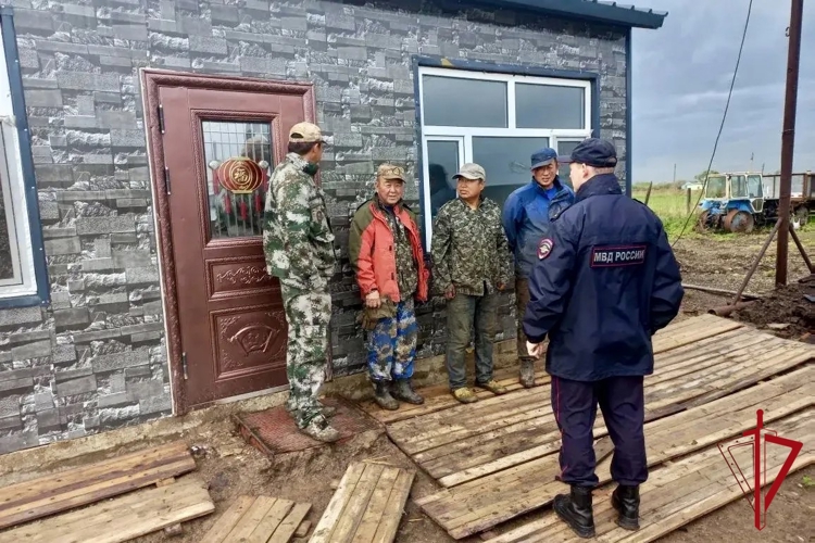 В Еврейской автономии сотрудники Росгвардии оказали силовую поддержку в ходе операции «Нелегал‑2026» 
