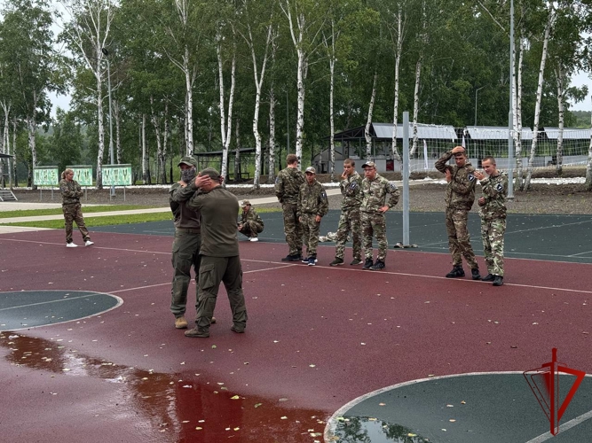Спецназовцы СОБР «Харза» ЕАО обучили ребят из Движения Первых основам самообороны