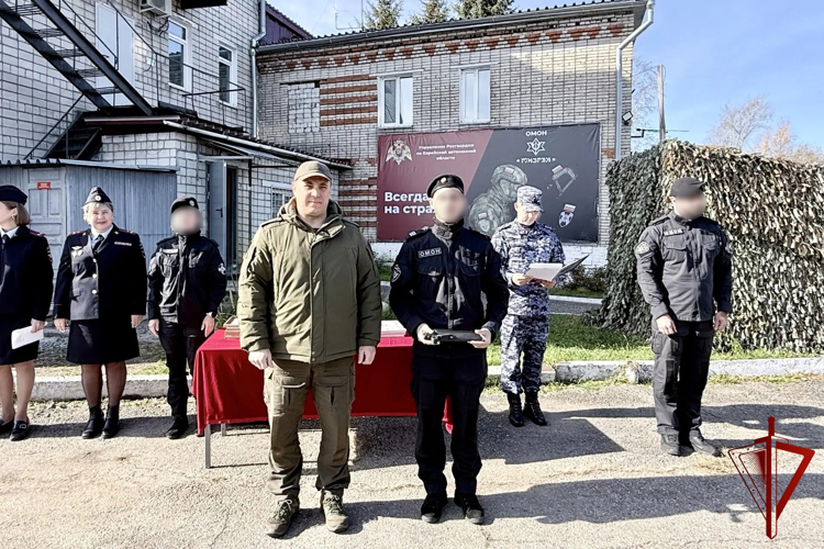 Профессиональный праздник отметили сотрудники отряда мобильного особого назначения в Биробиджане